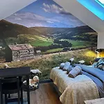 At Posh Garage Holiday home